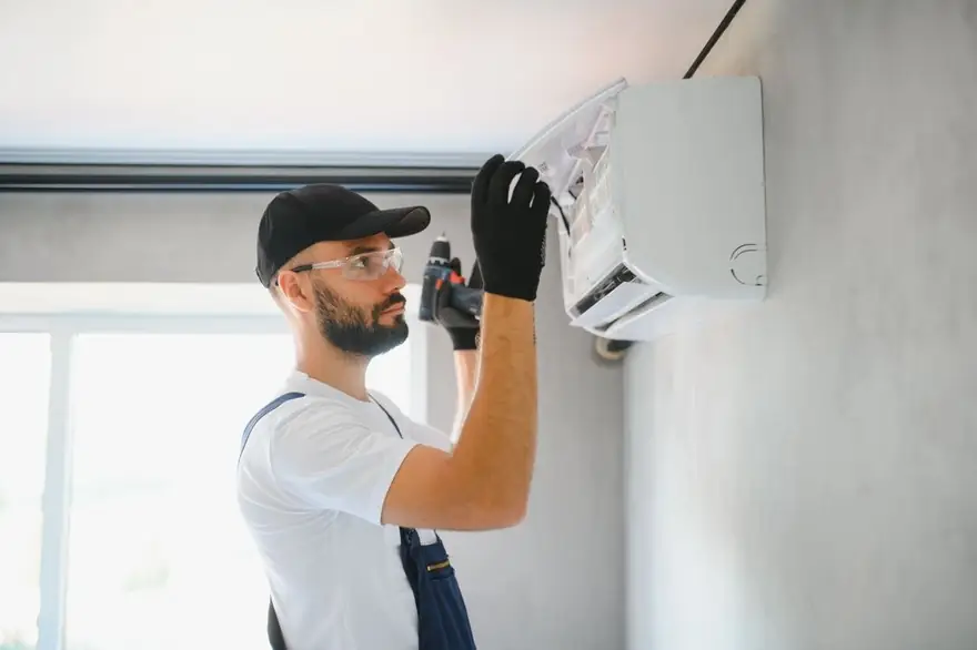 AC cleaning and repair in Dubai